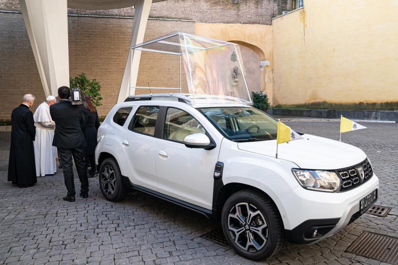  - Dacia Duster | les photos officielle de la version Papamobile