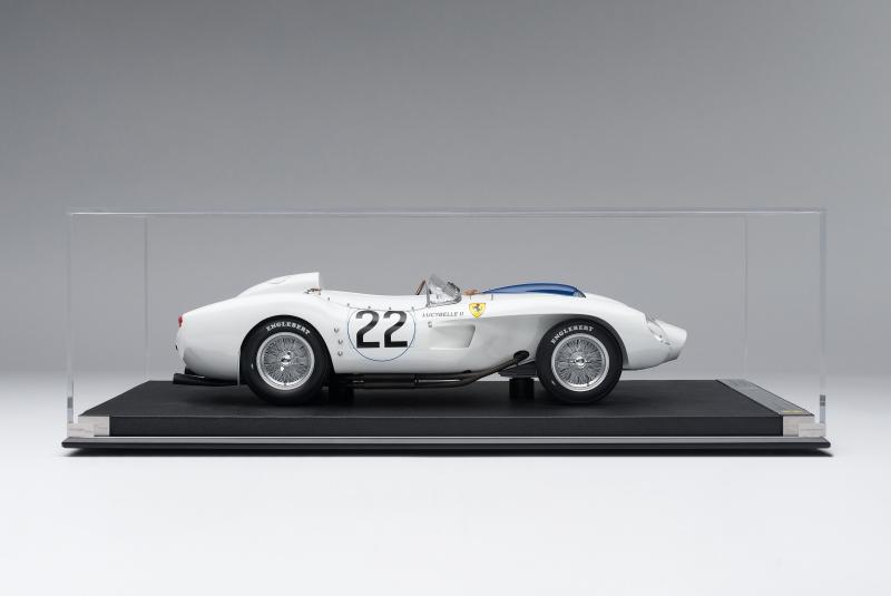  - Ferrari 250 TR Lucybelle II | Les photos de la miniature réalisée par Amalgam Collection