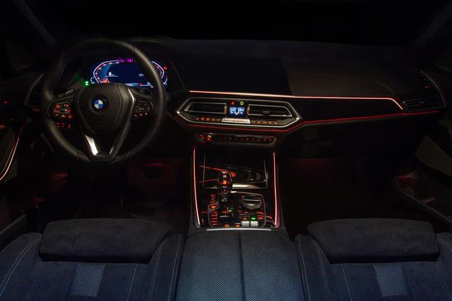  - BMW X5 Timeless Edition | Les photos du SUV réalisé en partenariat avec Alcantara