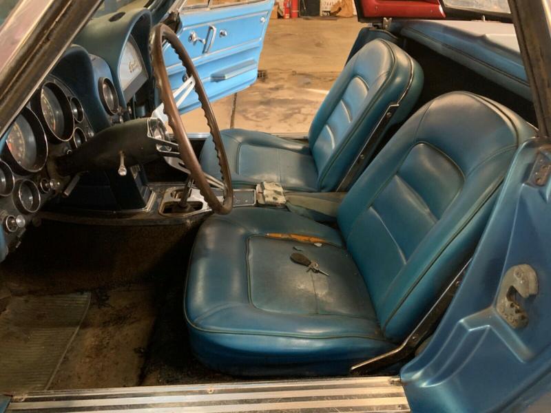 Chevrolet Corvette C2 Sting Ray | Les photos du modèle retrouvé dans un garage aux États-Unis