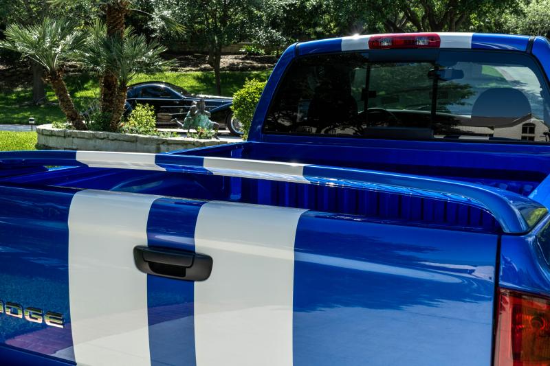 Dodge Ram SRT-10 | Les photos du pick-up aux hormones en édition “Viper Club of America”