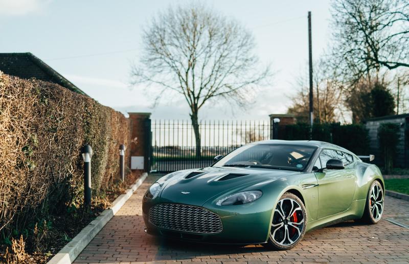 Aston Martin V12 Zagato | Les photos du modèle à vendre chez Bell Sport & Classic