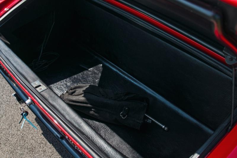 Lamborghini Miura SV | Les photos de la "supercar" en conduite à droite