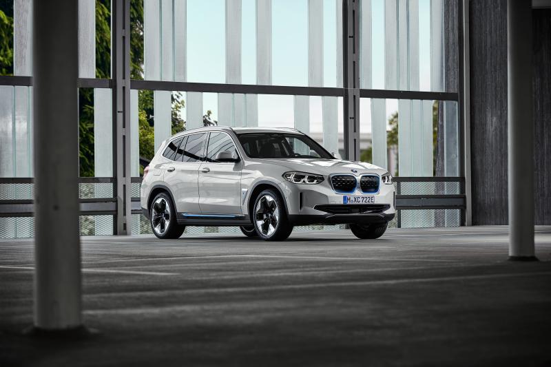  - BMW iX3 : les photos officielles du SUV familial premium électrique