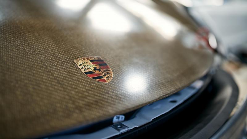 Porsche 718 Cayman GT4 MR | Les photos du kit carrosserie en fibres naturelles