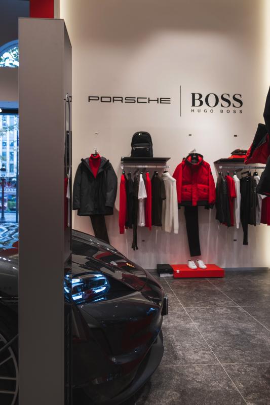  - Porsche Taycan x Hugo Boss | les deux font la paire sur les Champs-Élysées