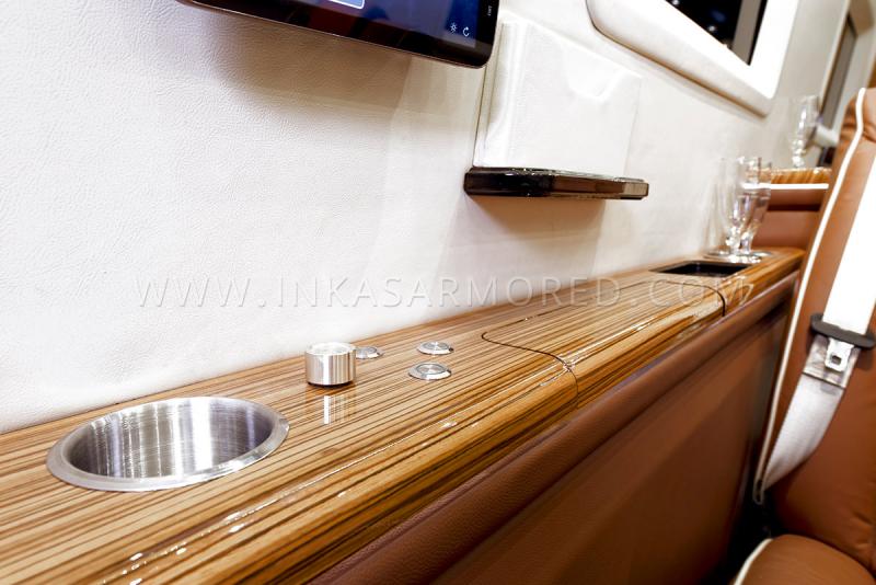  - Mercedes Sprinter par Inkas | les photos du van aménagé en bureau roulant