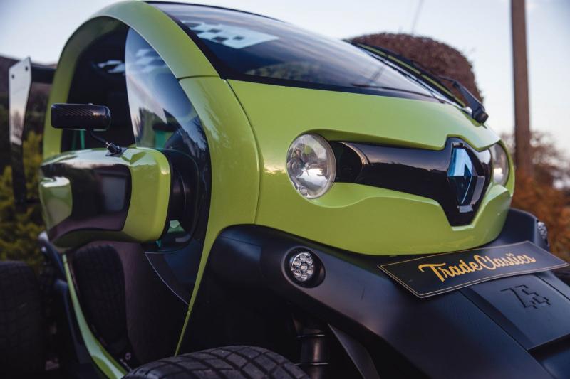 Renault Twizy F1 par Oakley Design | les photos du quadricycle customisé