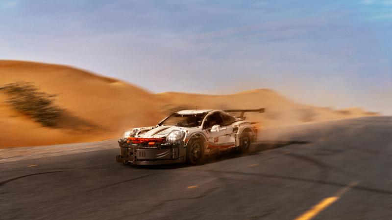 Porsche 911 RSR Lego | les photos ultra-réalistes de Tomek Makolski