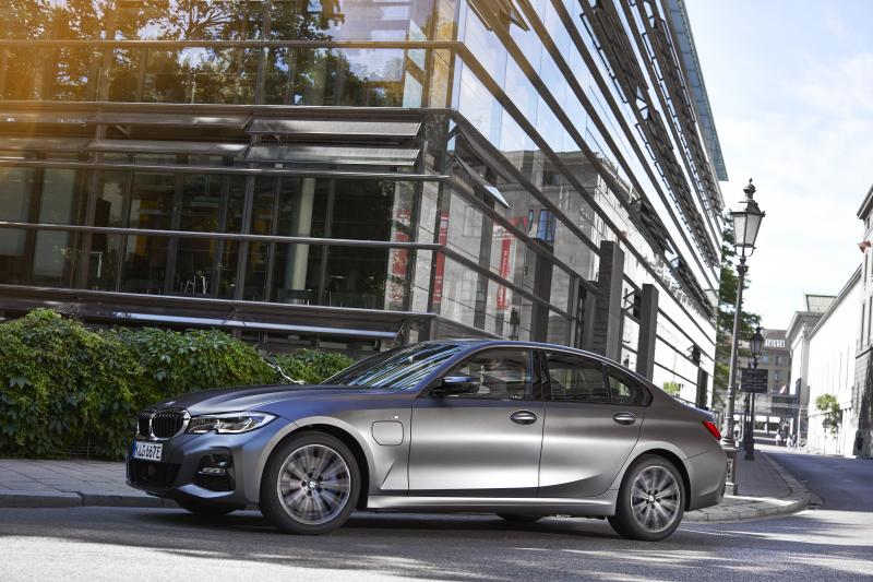 BMW 320e et 520e (2021) | Les photos des modèles hybrides rechargeables