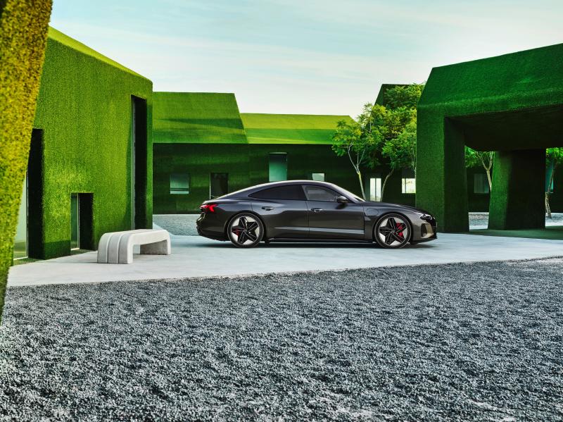 Audi rs e-tron gt | Las fotos de la versión deportiva del cupé