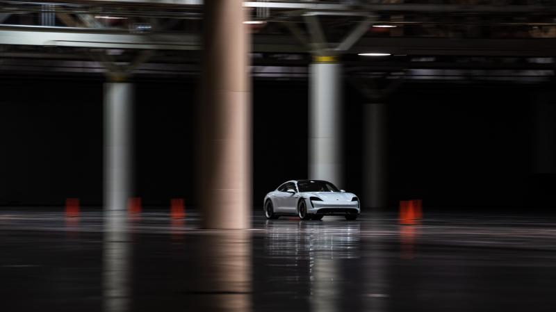  - Porsche Taycan Turbo S | Les photos du record de vitesse en intérieur