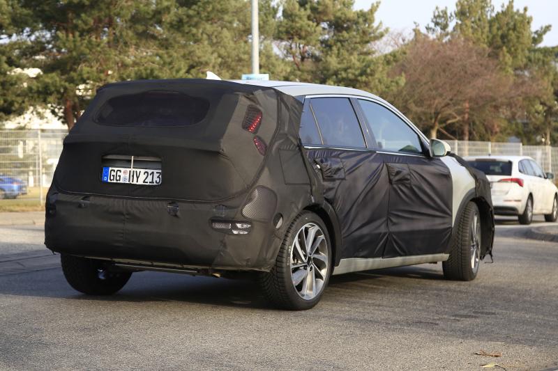  - Kia Niro (2022) | les photos du SUV lourdement camouflé