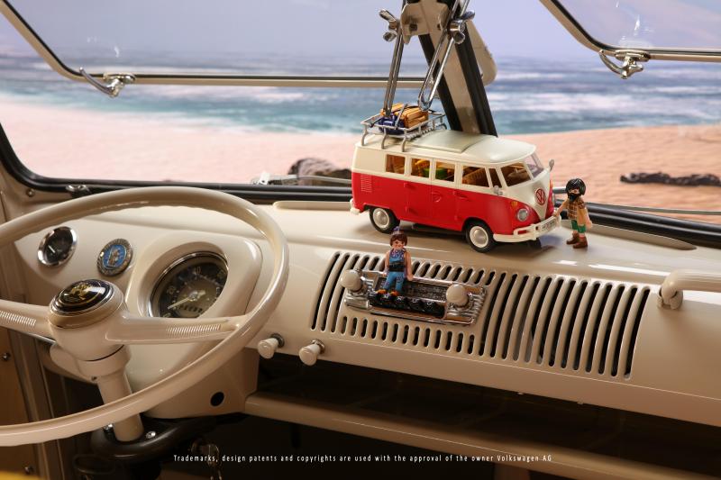  - VW T1 Combi by Playmobil | Les photos du jouet et du modèle grandeur nature