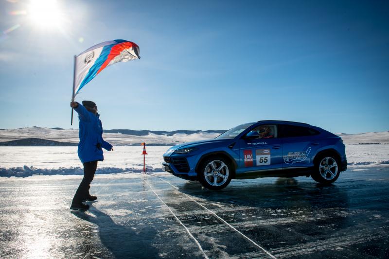  - Lamborghini Urus | les photos de son record de vitesse sur la glace