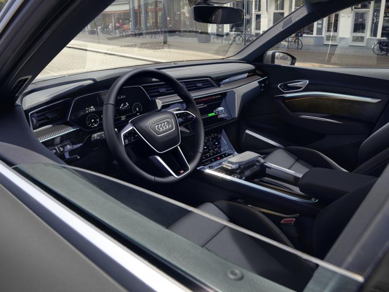  - Audi e-tron S line black edition | Les photos des SUV 100% électriques