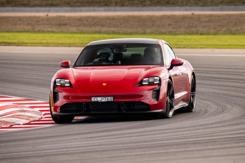 Porsche Taycan Turbo S | Les photos du record sur le circuit australien The Bend