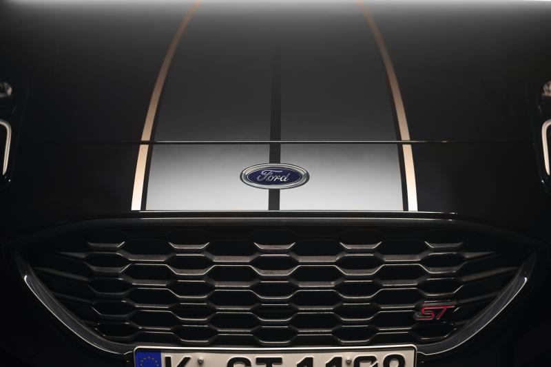 Ford Puma ST Gold Edition | Les photos du crossover personnalisé par les fans