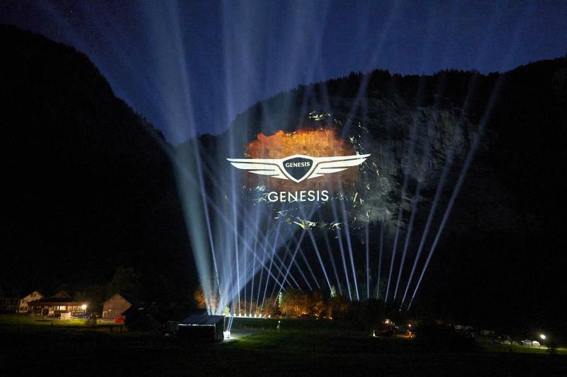  - Genesis arrive en Europe | les spectacles du show dans les Alpes