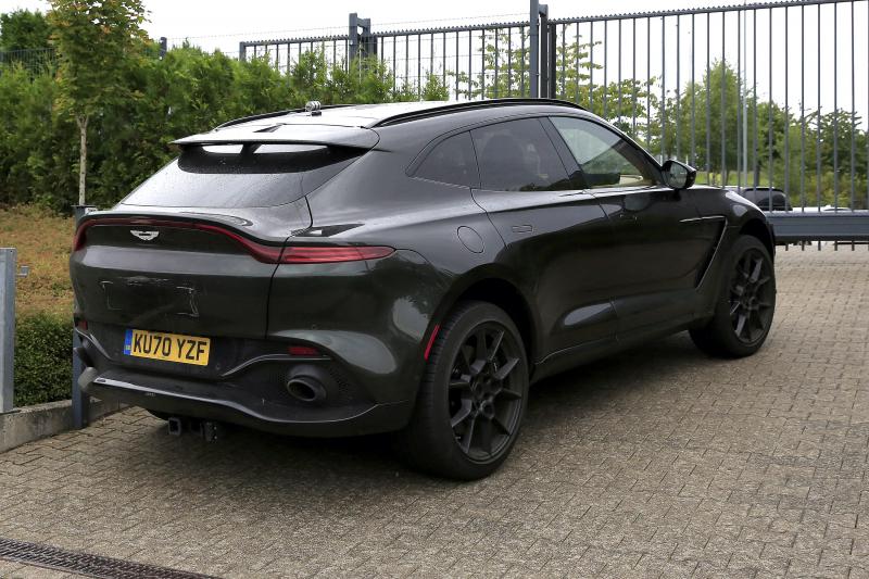  - Aston Martin DBX (2022) | Les photos du prototype de SUV restylé