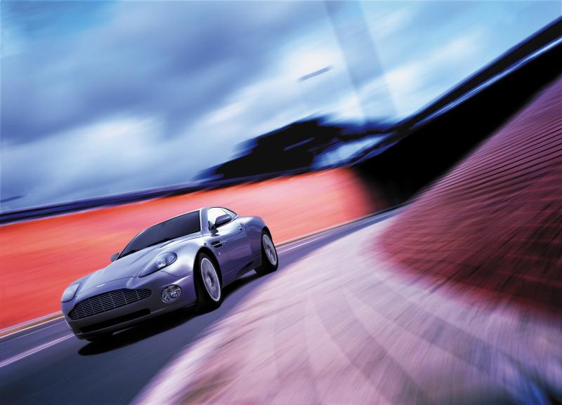 Aston Martin V12 Vanquish | Les photos de l’élégante GT