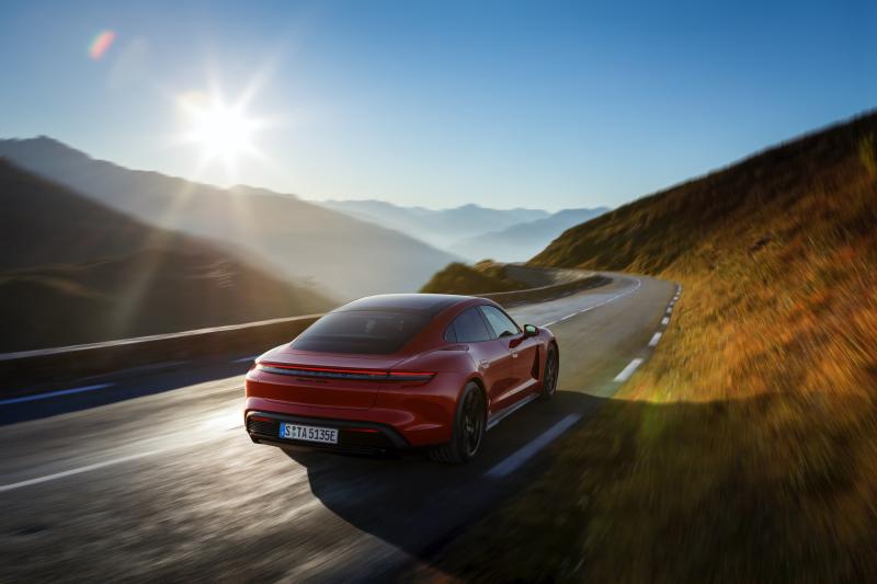  - Porsche Taycan GTS (2022) | Les photos de la berline sportive zéro émission