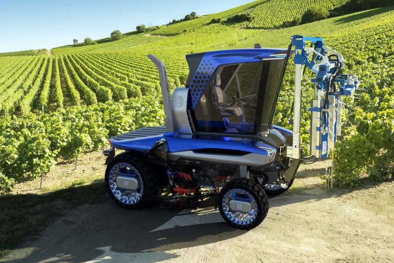 New Holland Straddle Tractor Concept | Les photos du concept de tracteur signé Pininfarina