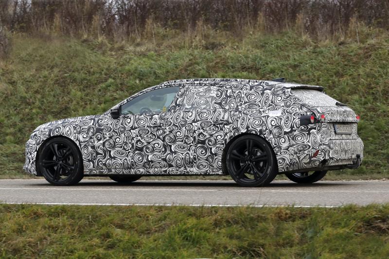 Audi A4 (2023) | Les photos du futur break Avant sous camouflage