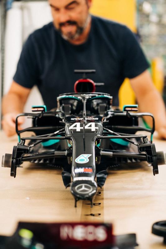 Mercedes-AMG F1 W11 EQ Performance | Les photos de la F1 de Lewis Hamilton en version miniature