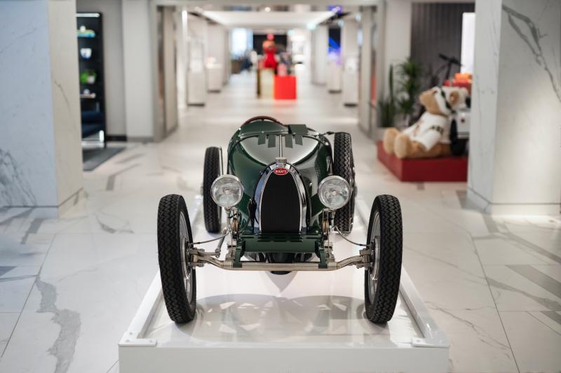 Bugatti Baby II | Les photos du petit bolide chez Harrods