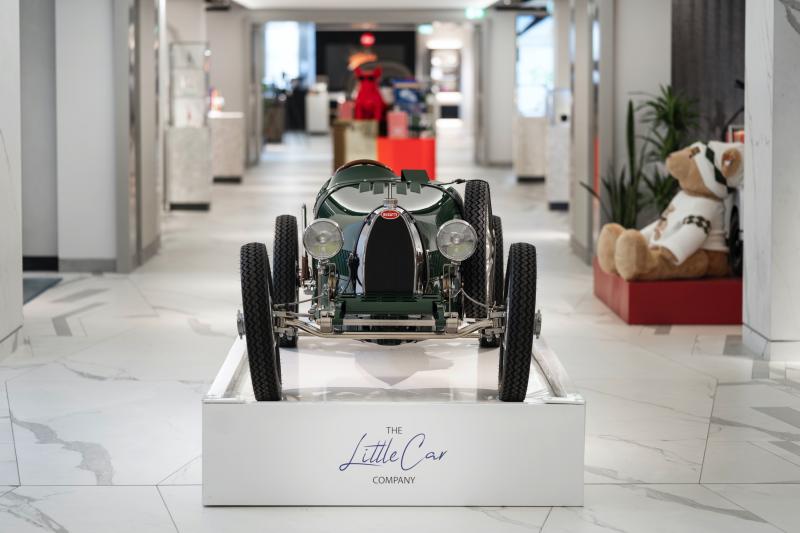 Bugatti Baby II | Les photos du petit bolide chez Harrods