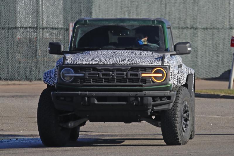 Ford Bronco Raptor | Les photos de la version agressive du 4x4
