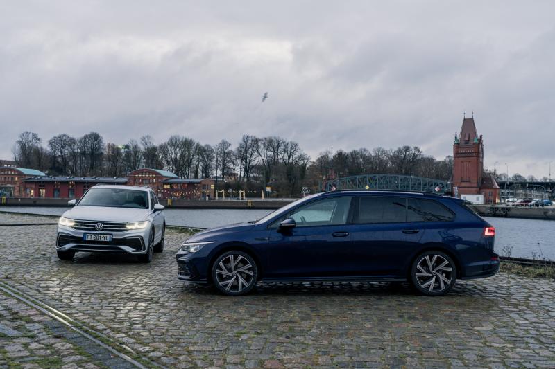 Volkswagen Golf SW vs Volkswagen Tiguan | notre comparatif sur la route du père noël