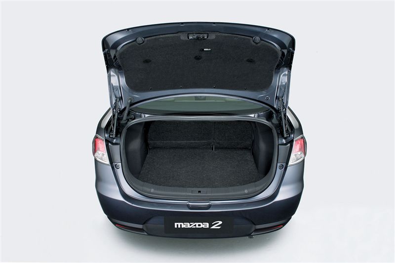  - Mazda 2 Tricorps