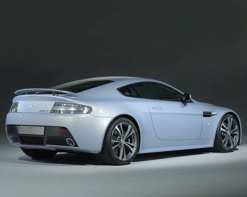  - Aston Martin V12 Vantage RS