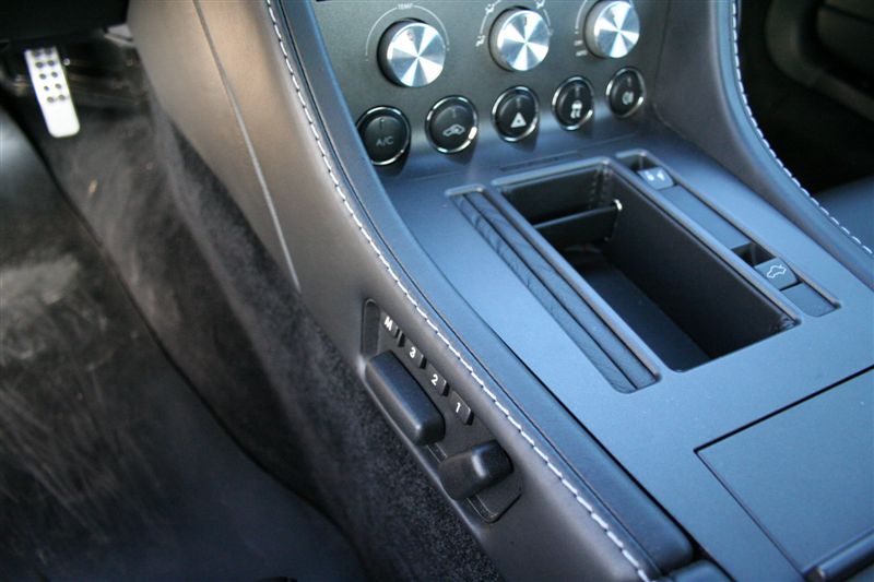  - Aston Martin V8 Vantage