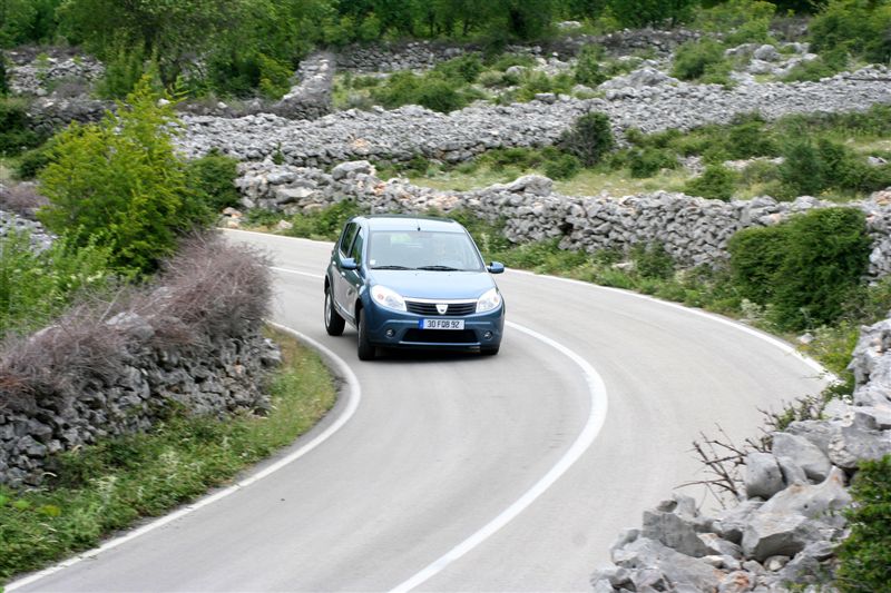  - Dacia Sandero 1.6 MPI 90