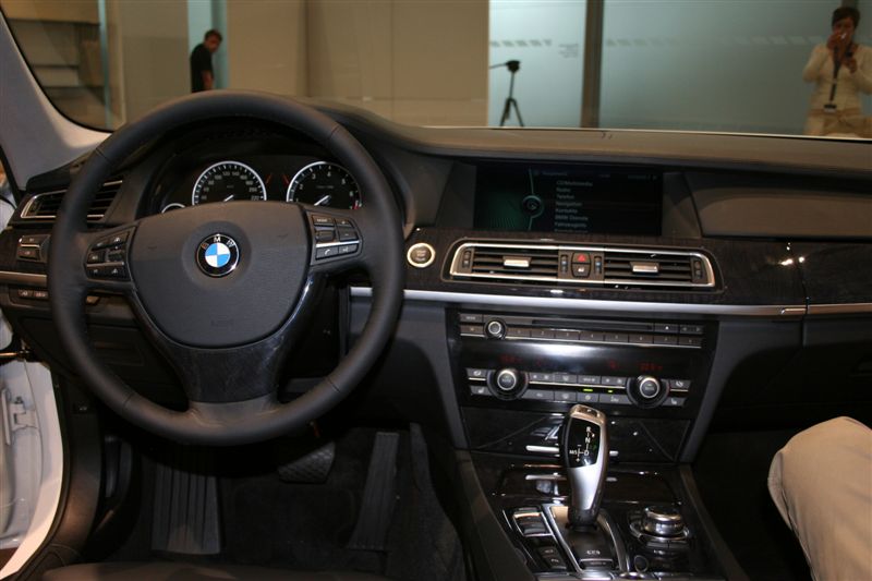  - BMW Série 7 (V)