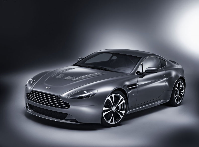  - Aston Martin V12 Vantage