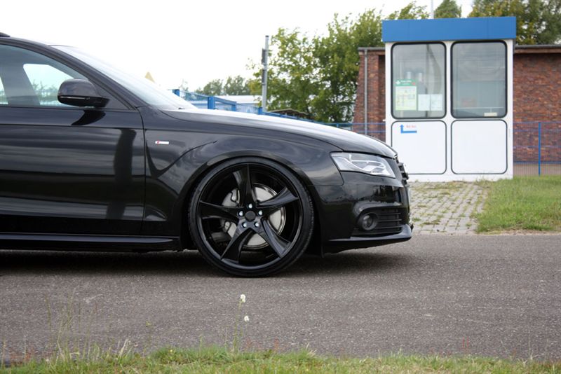  - Audi A4 Avant Black Arrow Avus Performance