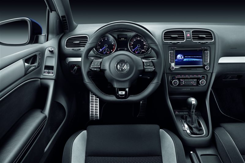  - Volkswagen Golf R 2010