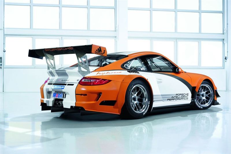  - Porsche 911 GT3 R Hybrid