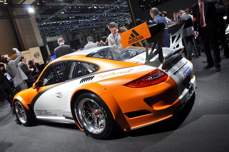  - Porsche GT3 R Hybrid