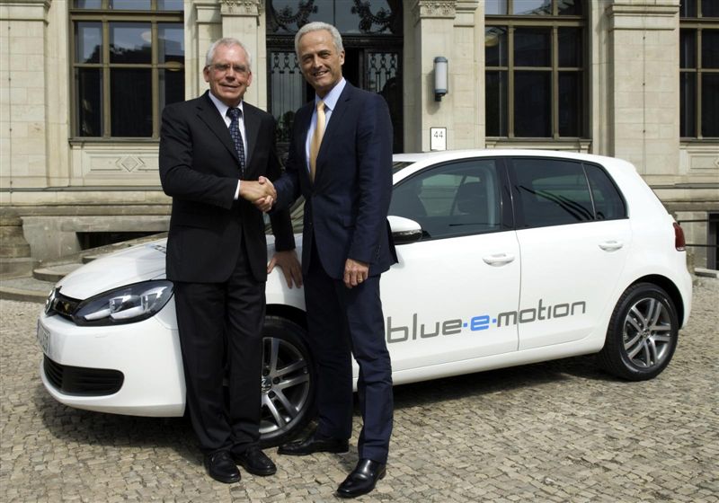  - Volkswagen Golf Blue-e-motion 