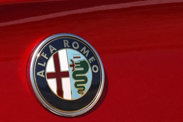  - Alfa Romeo 100 ans de passion automobile
