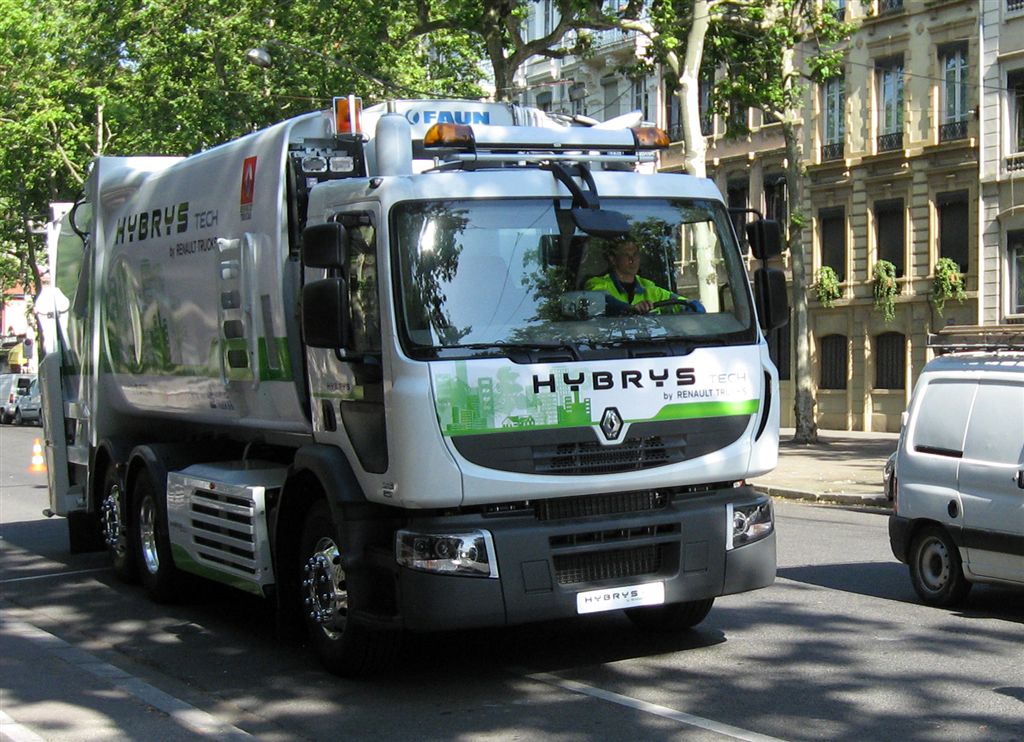  - Utilitaires hybrides Renault Trucks