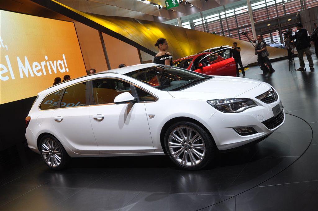  - Opel Astra Sports Tourer