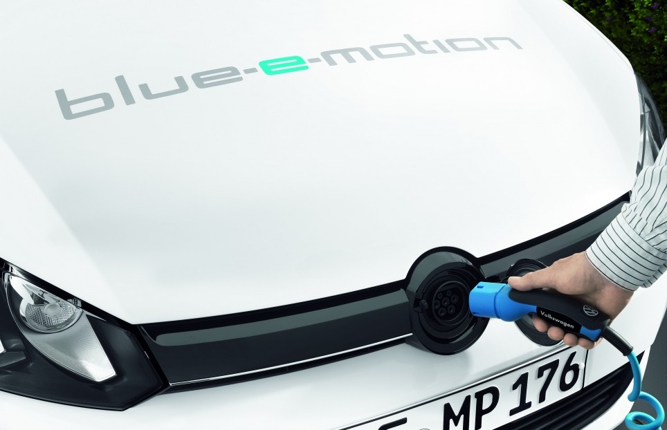  - Volkswagen blue-e-motion concept