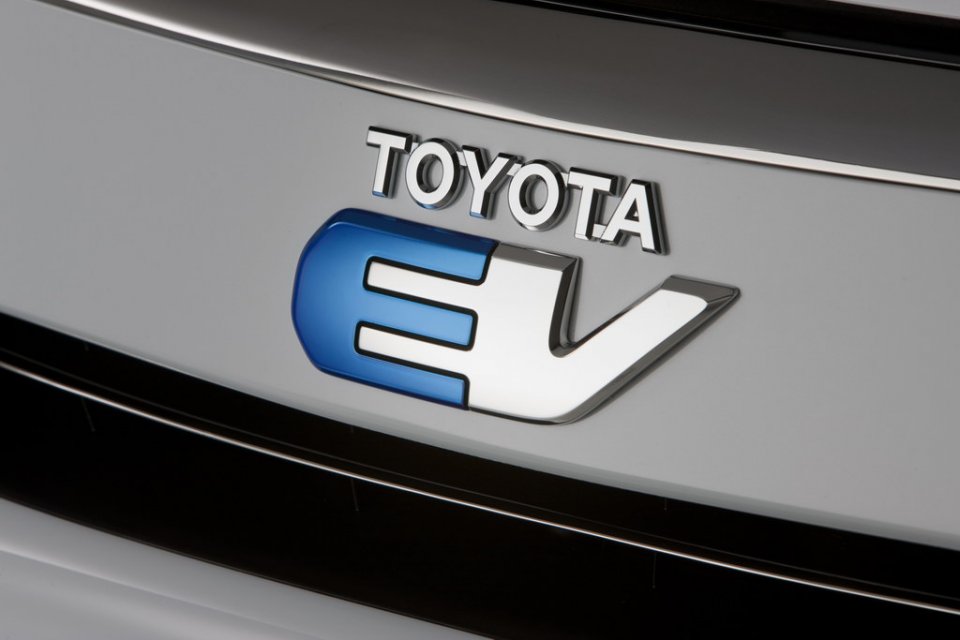  - Toyota RAV4 EV