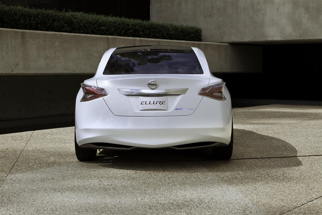  - Nissan Ellure Concept